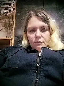 Snapshot of Lana-murr chatting on 11.29.25 Lana-murr online show from 11.29.25