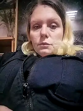 Snapshot of Lana-murr chatting on 12.03.25 Lana-murr online show from 12.03.25