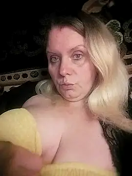 Snapshot of Lana-murr chatting on 12.05.25 Lana-murr online show from 12.05.25