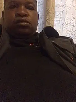 Snapshot of Johnparis505 chatting on 10.29.25 Johnparis505 online show from 10.29.25