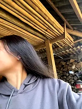 Snapshot of Sophia-123 chatting on 11.28.25 Sophia-123 online show from 11.28.25