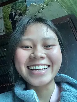 Snapshot of Sophia-123 chatting on 12.18.25 Sophia-123 online show from 12.18.25