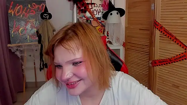 babyyullii online show from 10.29.25