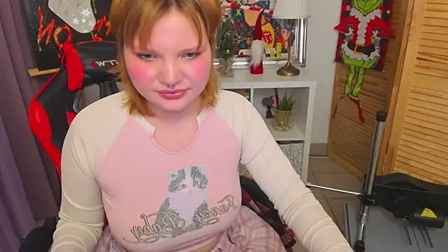 babyyullii online show from 12.15.25