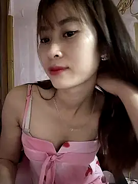 Snapshot of Em_xinh01 chatting on 05.05.26 Em xinh01 online show from 05.05.26