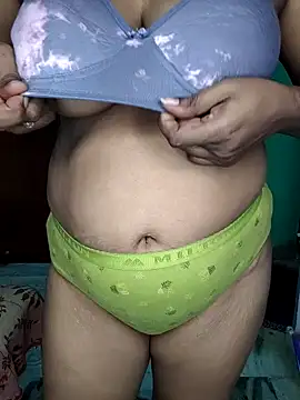 Snapshot of shreyareddy99 chatting on 12.22.25 shreyareddy99 online show from 12.22.25