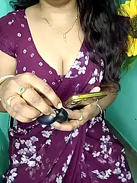 Snapshot of shreyareddy99 chatting on 02.04.26 shreyareddy99 online show from 02.04.26