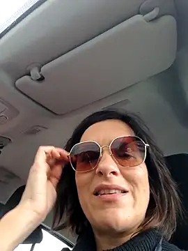 Piediniecollant online show from 11.12.25