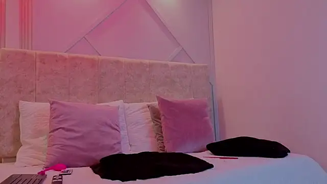 Scarlett  lace online show from 12.16.25