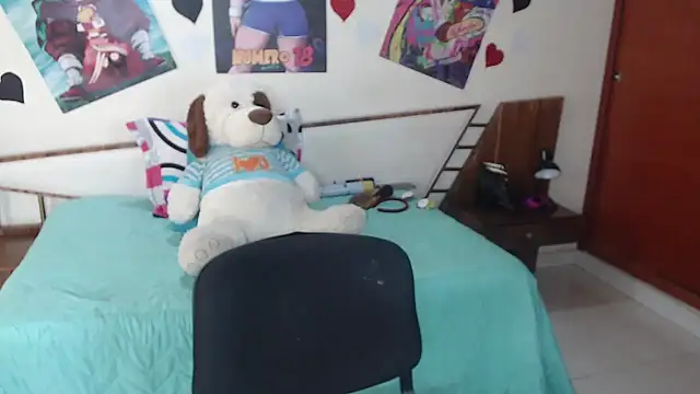 Snapshot of EmmilyConnor chatting on 12.05.25 EmmilyConnor online show from 12.05.25