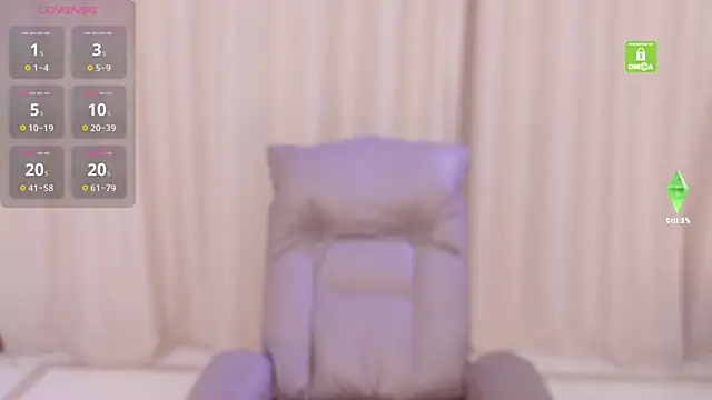 Snapshot of JoJo-ovo chatting on 11.06.25 JoJo-ovo online show from 11.06.25