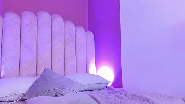 mia jagger online show from 02.12.26