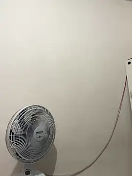 Snapshot of morenahhwy chatting on 11.04.25 morenahhwy online show from 11.04.25