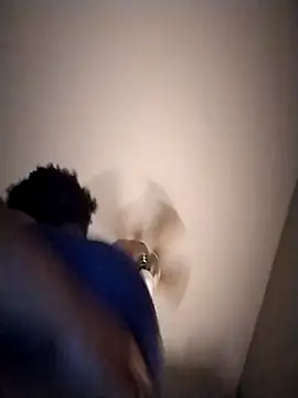 Snapshot of Mzhoneyy89 chatting on 10.31.25 Mzhoneyy89 online show from 10.31.25