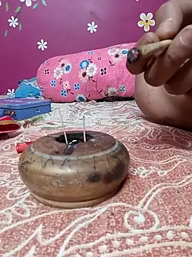 Snapshot of Laal_Parilove chatting on 11.01.25 Laal Parilove online show from 11.01.25