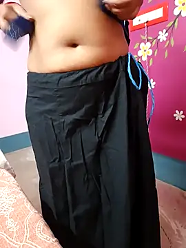 Snapshot of Laal_Parilove chatting on 11.04.25 Laal Parilove online show from 11.04.25