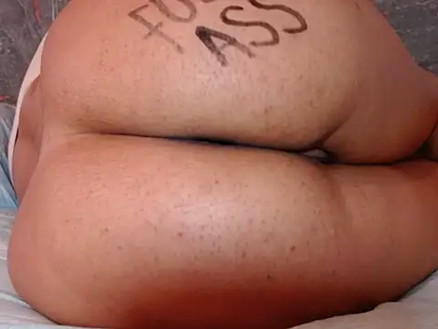 Snapshot of SexyBombs-01 chatting on 11.24.25 SexyBombs-01 online show from 11.24.25