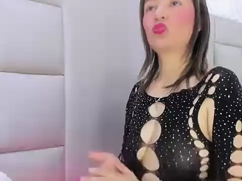 HannMachinne online show from 11.04.25