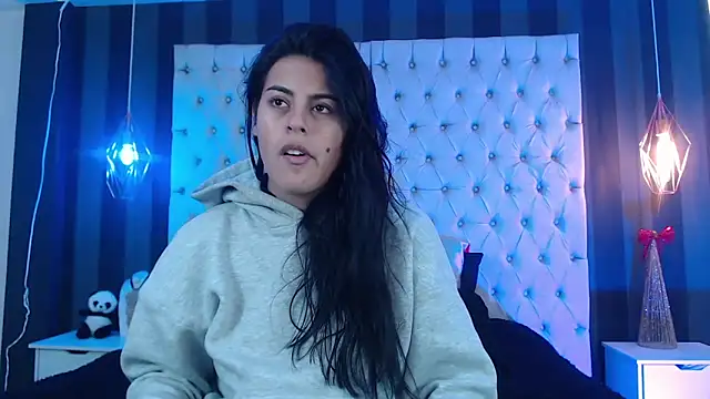 Camile Petite online show from 11.15.25