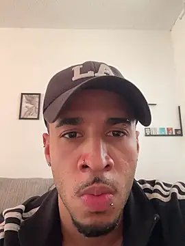 Snapshot of HickPietro chatting on 03.24.26 HickPietro online show from 03.24.26