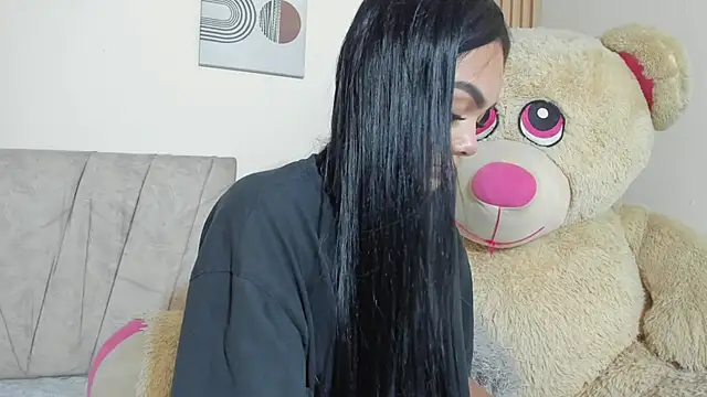 Snapshot of little_emiily_ chatting on 11.21.25 little emiily online show from 11.21.25