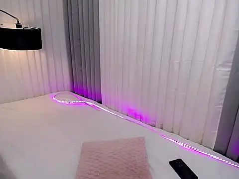 Snapshot of Xhugejerkingtrans chatting on 12.04.25 Xhugejerkingtrans online show from 12.04.25