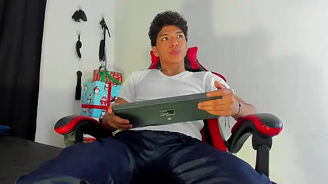 Maximiliano Khalil online show from 12.15.25