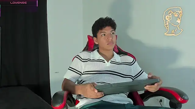 Maximiliano Khalil online show from 03.12.26