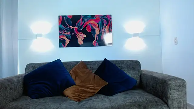 KamiSuarez online show from 11.13.25