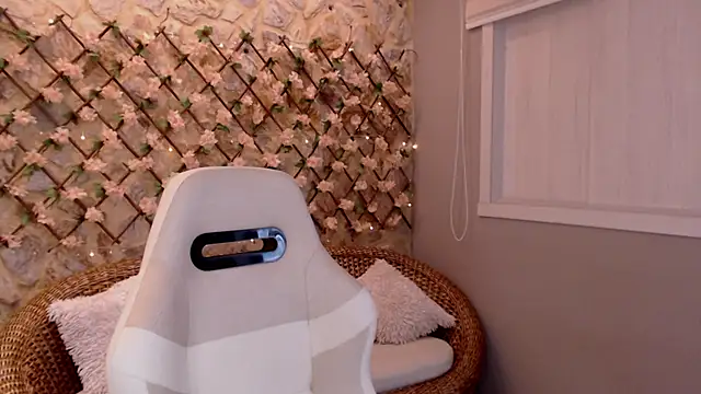 Snapshot of DakotaRussell_ chatting on 01.11.26 DakotaRussell online show from 01.11.26