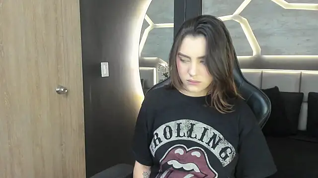 Snapshot of DakotaRussell_ chatting on 01.13.26 DakotaRussell online show from 01.13.26