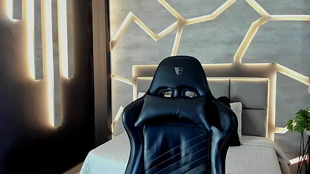 Snapshot of DakotaRussell_ chatting on 02.08.26 DakotaRussell online show from 02.08.26