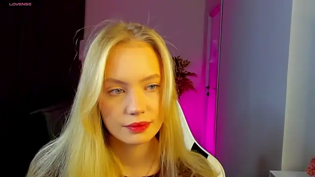 Melanie Ryer online show from 11.06.25