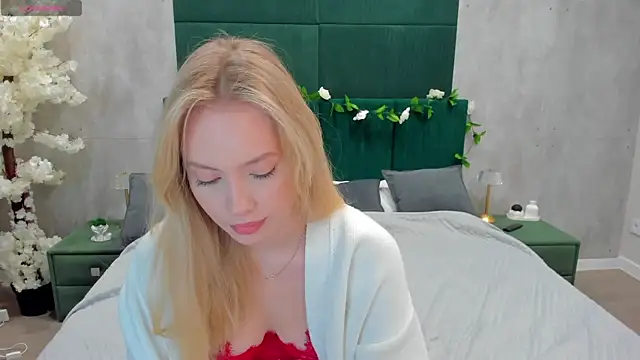 Melanie Ryer online show from 11.11.25