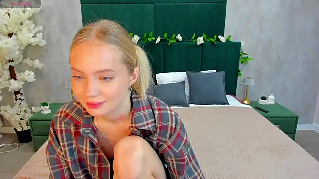 Melanie Ryer online show from 11.13.25