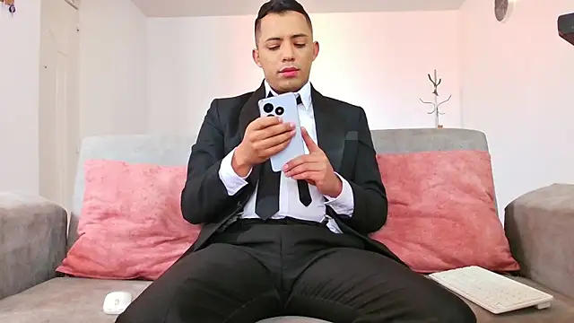 Mike Fetiche online show from 11.29.25