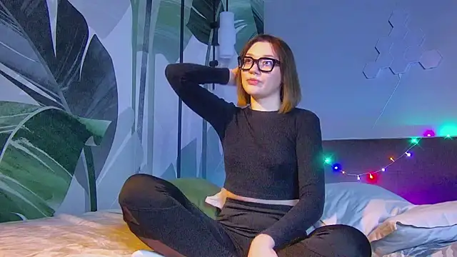 R I N A online show from 11.08.25