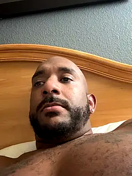 Snapshot of bigblackcock101 chatting on 10.31.25 bigblackcock101 online show from 10.31.25