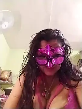 Snapshot of LOVE__RANI chatting on 11.04.25 LOVE RANI online show from 11.04.25