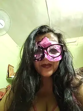 Snapshot of LOVE__RANI chatting on 06.19.26 LOVE RANI online show from 06.19.26