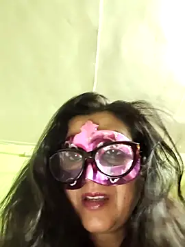 Snapshot of LOVE__RANI chatting on 06.24.26 LOVE RANI online show from 06.24.26