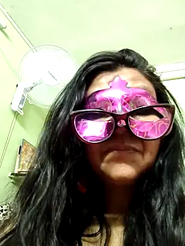 Snapshot of LOVE__RANI chatting on 07.13.26 LOVE RANI online show from 07.13.26