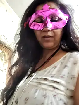 Snapshot of LOVE__RANI chatting on 07.30.26 LOVE RANI online show from 07.30.26