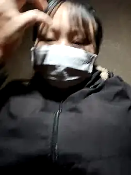 yoyo-mi online show from 11.28.25