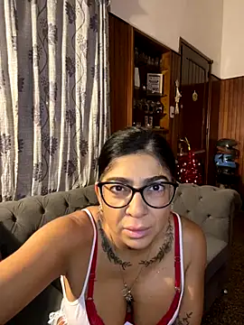 Snapshot of solmorochia chatting on 12.16.25 solmorochia online show from 12.16.25