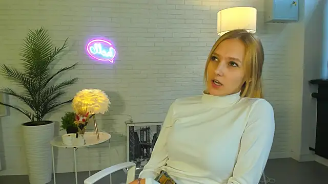 Snapshot of BeckieCrunkleton chatting on 11.01.25 BeckieCrunkleton online show from 11.01.25