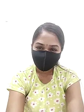 Green LaDY66 online show from 11.06.25