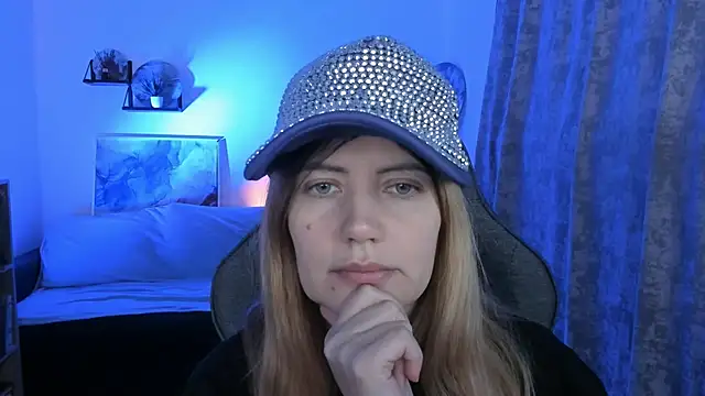 AleksaLaurent online show from 12.14.25