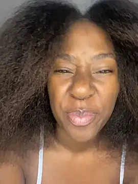 Snapshot of milarain chatting on 02.21.26 milarain online show from 02.21.26