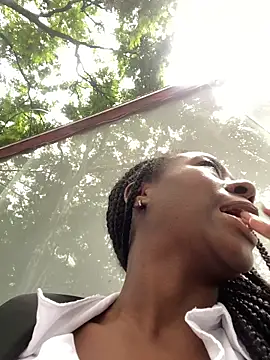 Snapshot of milarain chatting on 03.05.26 milarain online show from 03.05.26